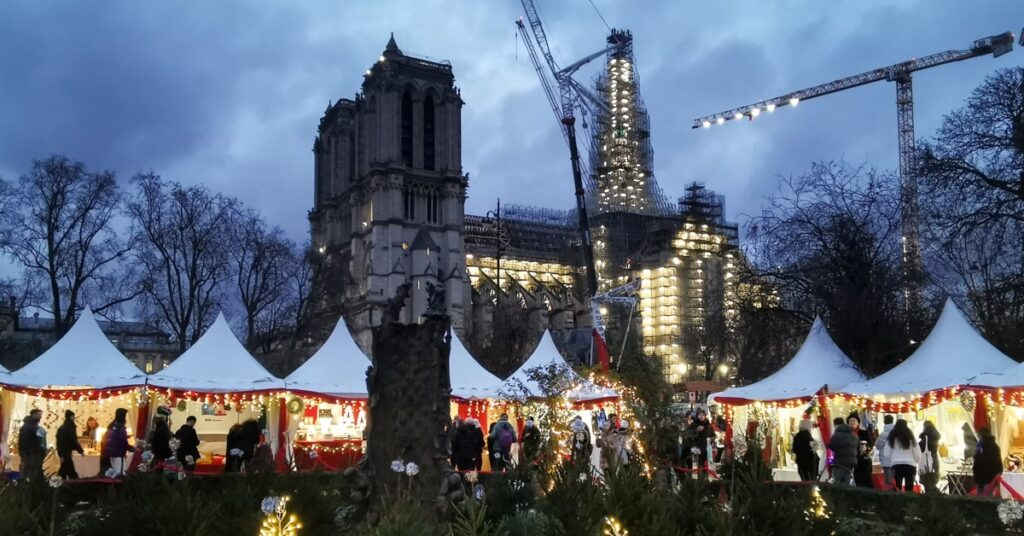 パリのクリスマスマーケット